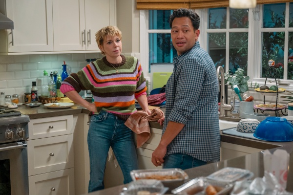 Joel (Eugene Cordero) kritisiert Emily (Mary Elizabeth Ellis)