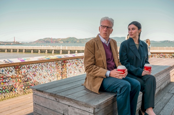 Charles und Julie (Lilah Richcreek Estrada) planen