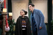 Billie (Janice LeAnn Brown) und Justin (David Henrie) reisen durch die Zeit