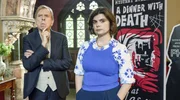 John Chapel (Timothy Spall) und DS Janie Mallown (Gwyneth Keyworth) erkunden ein mörderisches Spiel John Chapel (Timothy Spall) und DS Janie Mallown (Gwyneth Keyworth) erkunden ein mörderisches Spiel