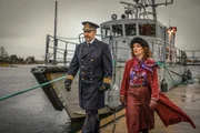 Anders (Per Lasson) folgt Alexandra Kosygina (Elsa Saisio)