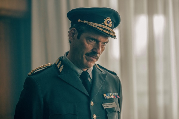 General Börje Lagercrantz (Niklas Engdahl) spinnt Intrigen