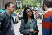 Danny (Donnie Wahlberg) und Lena (Sonequa Martin-Green) stellen viele Fragen