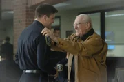 Henry Reagan (Len Cariou) ist stolz auf seinen Urenkel Sean (Mika Amonsen, l.)