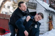 Danny Reagan (Donnie Wahlberg) h&auml;lt seinen Sohn Sean (Mika Amonsen, r.)
