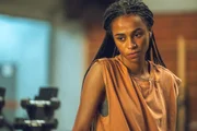 Zoe Moral (Nira Osahia) könnte eine Entscheidung bereuen