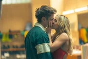 In Cristian (Nuno Gallego) und Amaia (Clara Galle) entbrennt die Leidenschaft