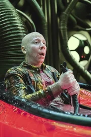 Stuart (Kevin Sussman) glaubt kaum, wo er gelandet ist Stuart (Kevin Sussman) glaubt kaum, wo er gelandet ist