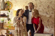 Georgie Parker als Rose, Hugo Weaving als Billy und Heather Mitchell als Dani Georgie Parker als Rose, Hugo Weaving als Billy und Heather Mitchell als Dani