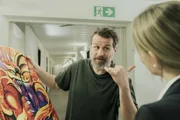 Wolle (Florian Renner) lobt Ronja Keller (Friederike Kempter) Wolle (Florian Renner) lobt Ronja Keller (Friederike Kempter)