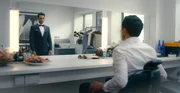 Schauspieler Shah Latif (Riz Ahmed) sieht sich als James Bond