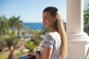 Celia (Victoria Kantch)