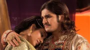 Jalal Akbar (Rajat Tokas, re)
Jodha Bai (Paridhi Sharma, li)