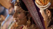 Kaiser Jalal Akbar (Rajat Tokas, re)
Königin Jodha Bai (Paridhi Sharma, li)
