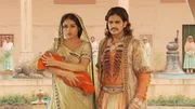 Kaiser Jalal Akbar (Rajat Tokas, re)
Königin Jodha Bai (Paridhi Sharma, li)
