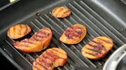 Gegrillte Kaki mit Mascarpone