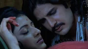 Jalal Akbar (Rajat Tokas, re)
Jodha Bai (Paridhi Sharma, li)