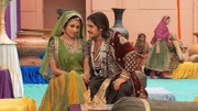 Jalal Akbar (Rajat Tokas, re)
Jodha Bai (Paridhi Sharma, li)