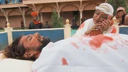 Adham Khan (Chetan Hansraj, li)
Maham Anga (Ashwini Kalsekar, re)
