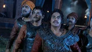 Jalal Akbar (Rajat Tokas, Mitte) mit Soldaten ©Zee.One/Asia TV GmbH
Veröffentlichung für Pressezwecke honorarfrei ausschließlich im Zusammenhang mit oben genannter Sendung im Programm bei Zee.One Germany bei Urhebernennung. Anderweitige Verwendung honorarpflichtig und nur nach schriftlicher Genehm