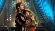 Jalal Akbar (Rajat Tokas, li), Atifa