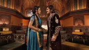 Jalal Akbar (Rajat Tokas, re)
Jodha Bai (Paridhi Sharma, li)