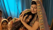 Königin Jodha Bai (Paridhi Sharma, li)
Salima Sultan Begum (Manisha Yadav, re)