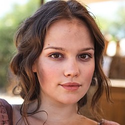 Emilia Schüle