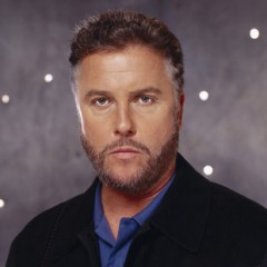 William Petersen William Petersen