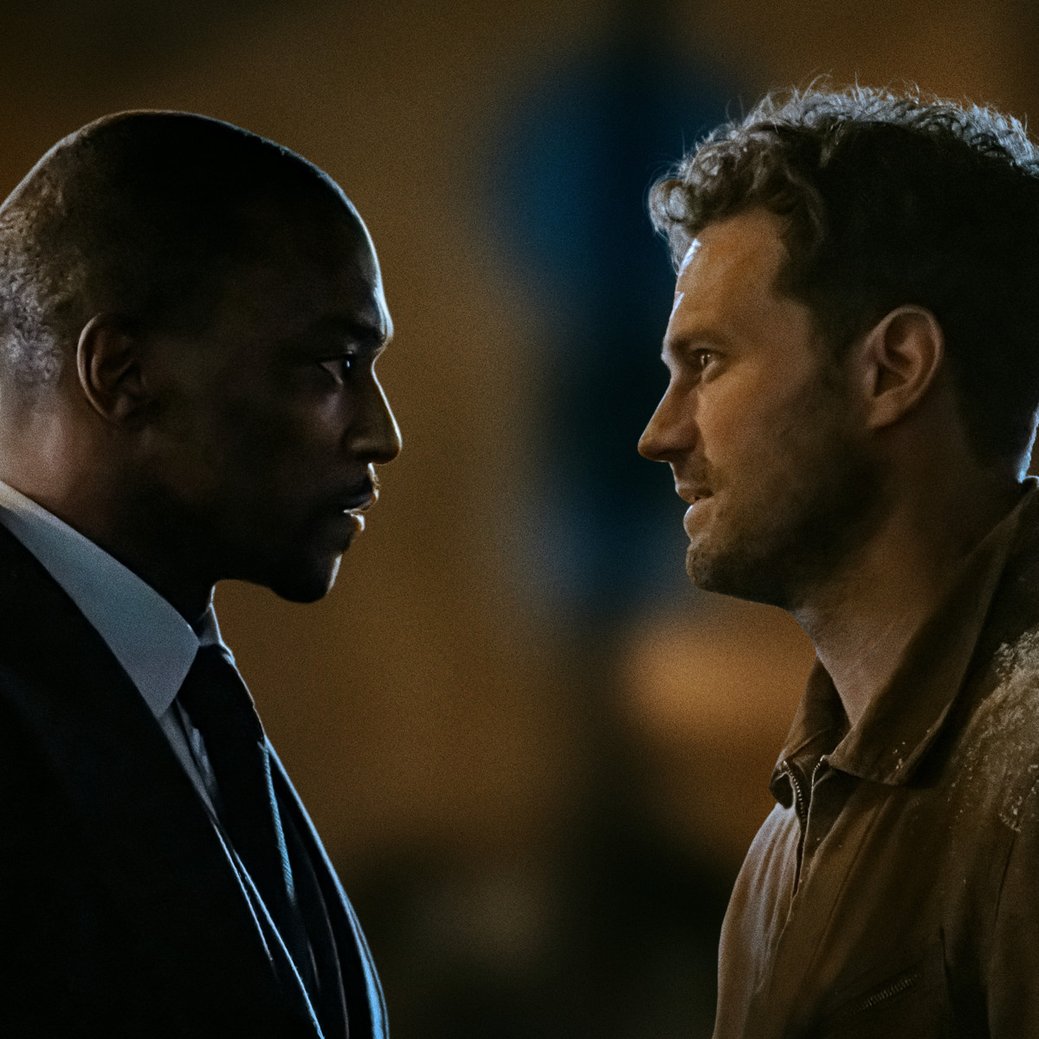 "12 12 12": Dann startet die Gangsterserie mit Anthony Mackie ("Twisted Metal") und Jamie Dornan ("The Tourist")/Apple TV/Adrienn Szabo "12 12 12": Dann startet die Gangsterserie mit Anthony Mackie ("Twisted Metal") und Jamie Dornan ("The Tourist")/Apple TV/Adrienn Szabo