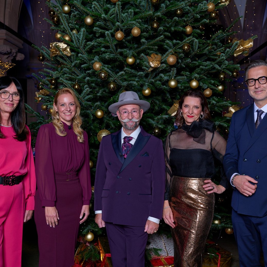 Quoten: "Bares für Rares XXL" erfolgreich, aber "Prange" mit Bjarne Mädel noch stärker/ZDF/Frank Beer Quoten: "Bares für Rares XXL" erfolgreich, aber "Prange" mit Bjarne Mädel noch stärker/ZDF/Frank Beer