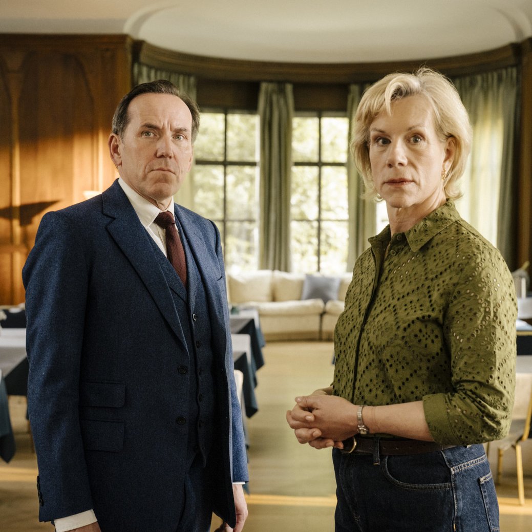 "Professor T": Dann feiert Staffel 5 der britischen Krimiserie mit Ben Miller ("Bridgerton") Deutschlandpremiere/Eagle Eye Drama/Toon Aerts "Professor T": Dann feiert Staffel 5 der britischen Krimiserie mit Ben Miller ("Bridgerton") Deutschlandpremiere/Eagle Eye Drama/Toon Aerts