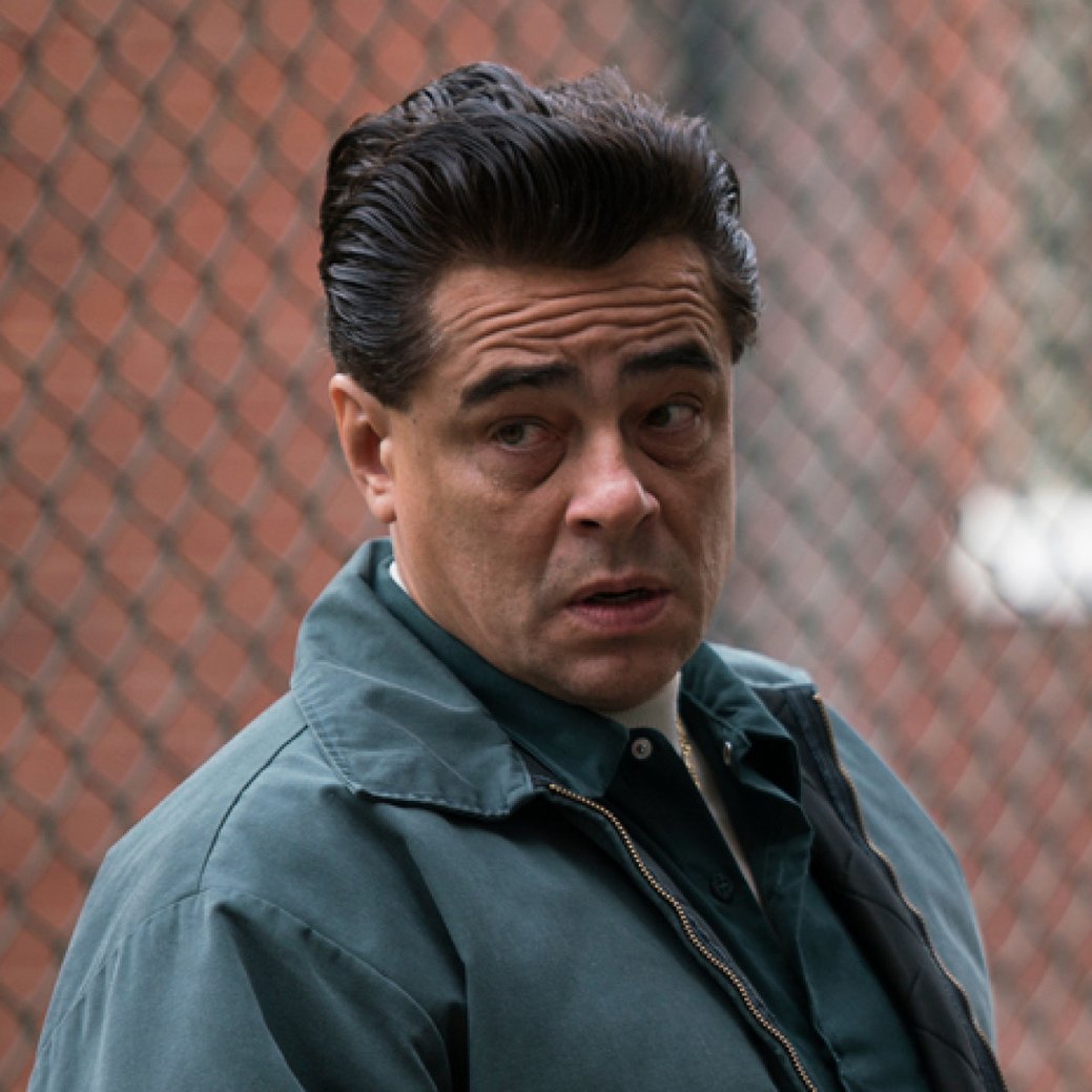 Benicio del Toro begibt sich mit Ben Stiller in "Protective Custody"/Showtime Benicio del Toro begibt sich mit Ben Stiller in "Protective Custody"/Showtime