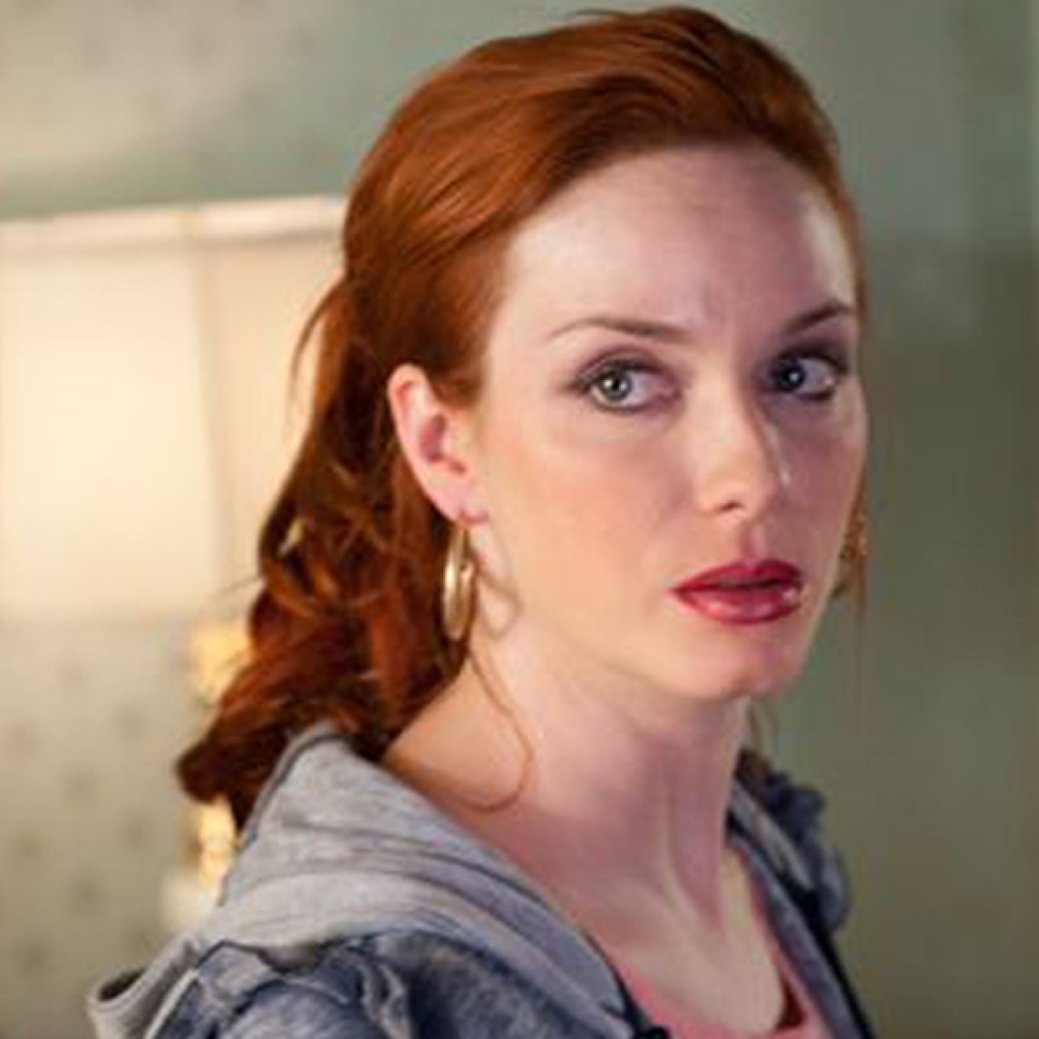 Naomie Harris und Christina Hendricks haben Angst um ihre "Reputation" im BBC-Drama/LEONINE Studios/MGM Naomie Harris und Christina Hendricks haben Angst um ihre "Reputation" im BBC-Drama/LEONINE Studios/MGM