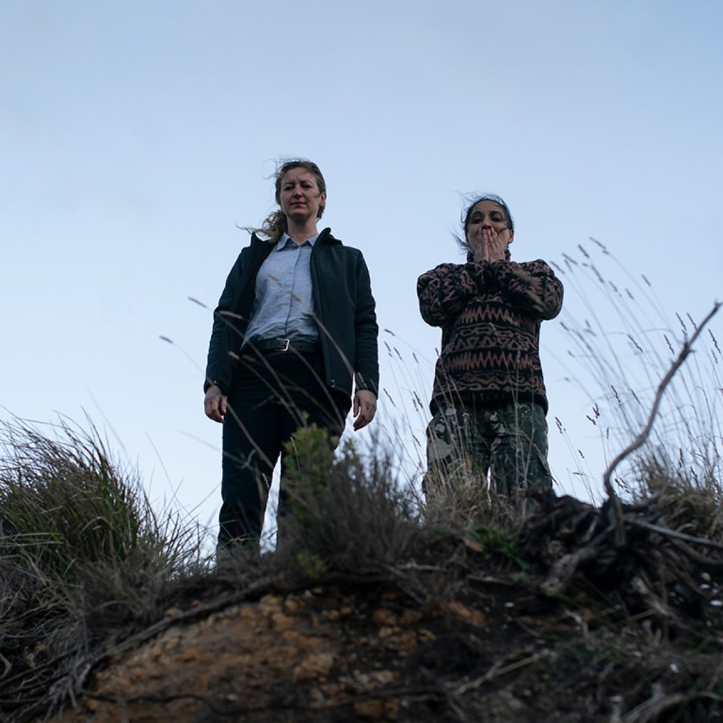 "Deadloch": Skurrile Comedy-Krimiserie findet Starttermin für Staffel zwei/Amazon Prime Video