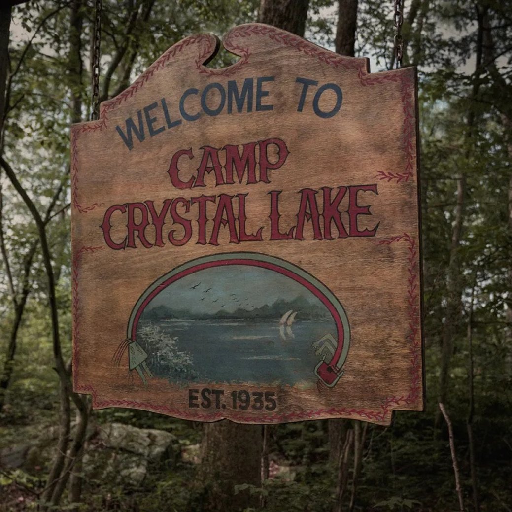 "Crystal Lake": Offizieller Teaser zum "Freitag, der 13."-Prequel veröffentlicht/Peacock "Crystal Lake": Offizieller Teaser zum "Freitag, der 13."-Prequel veröffentlicht/Peacock