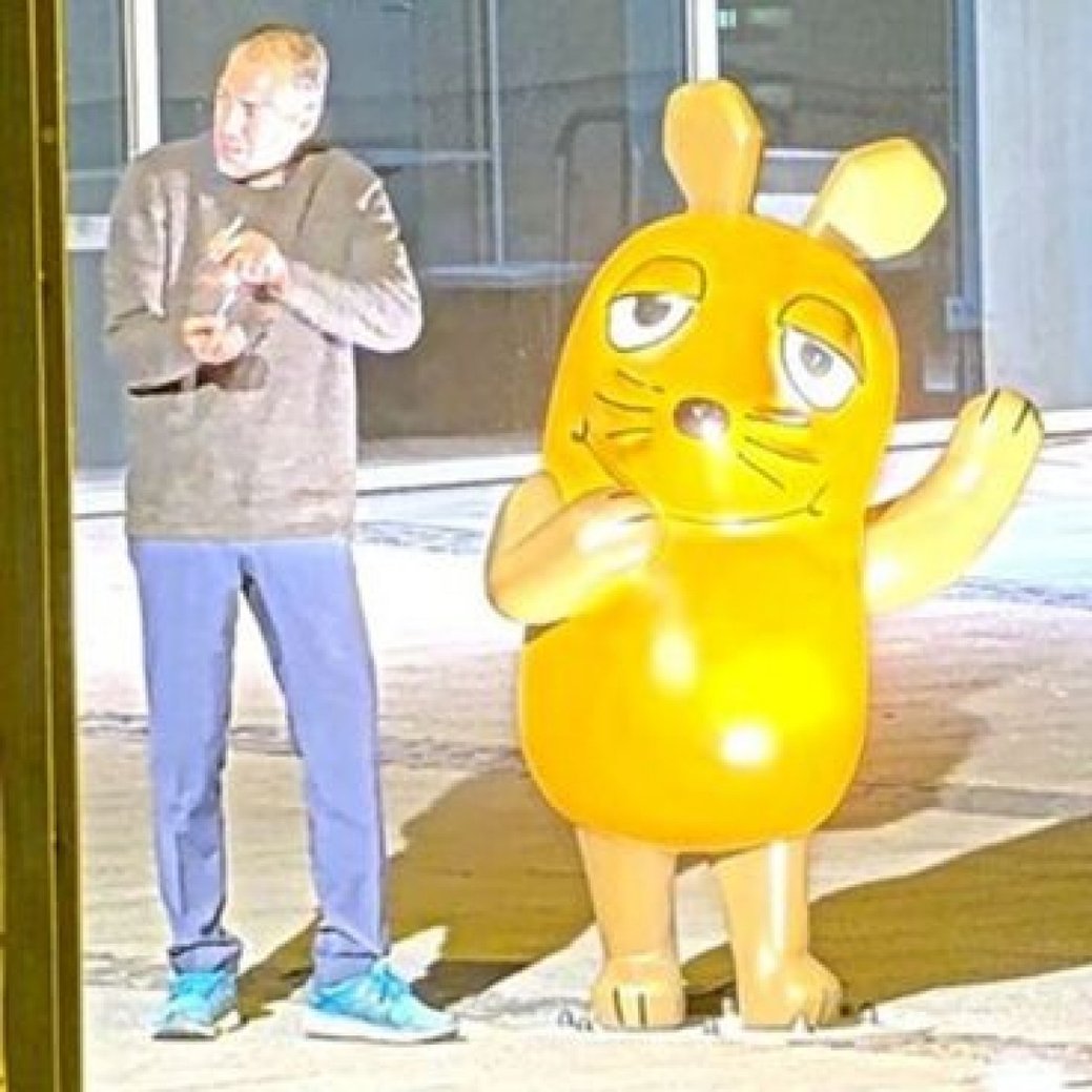 Nach Brandanschlag auf Maus-Figur in Köln: Ist das der Täter?/Polizei Köln