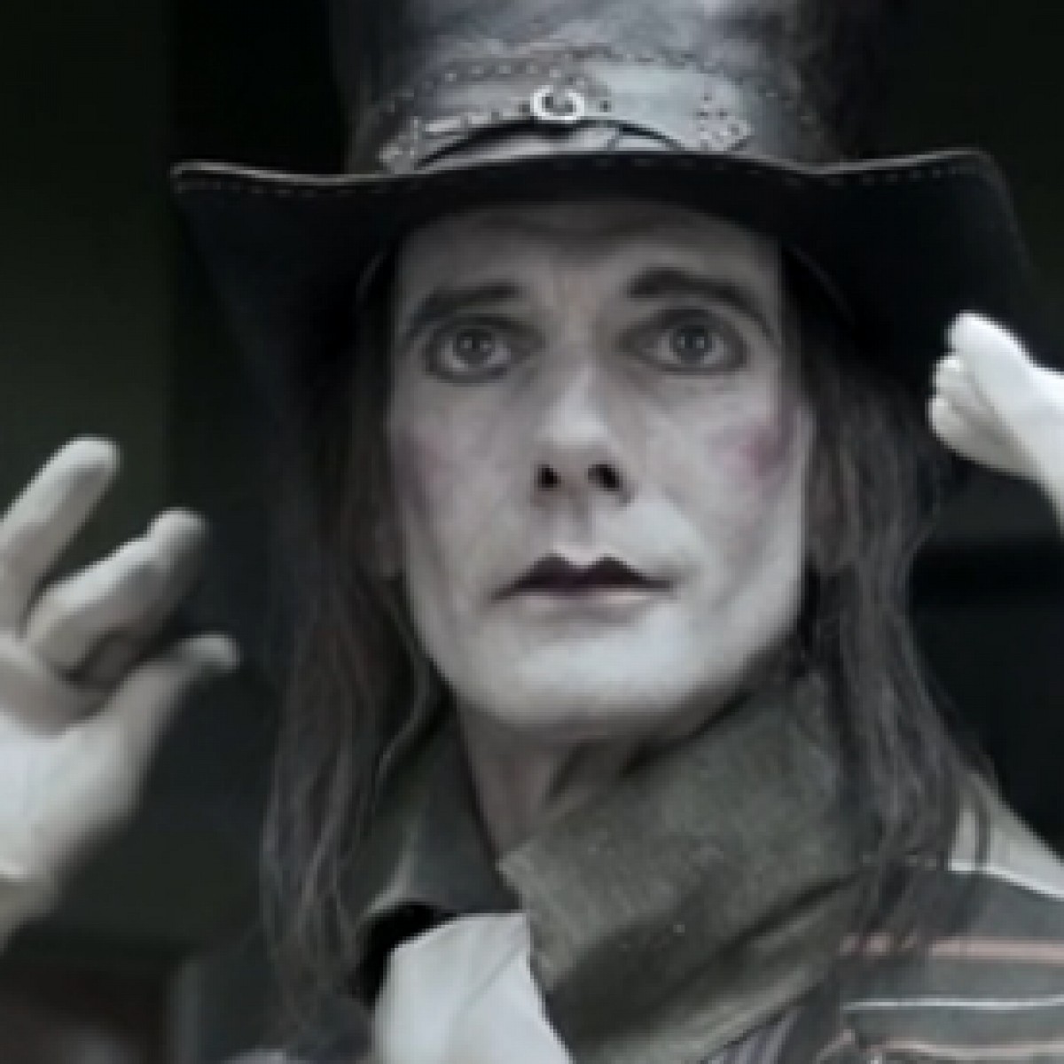 "Arrow" Doug Jones übernimmt die Rolle von Deathbolt "Falling Skies"Veteran bringt