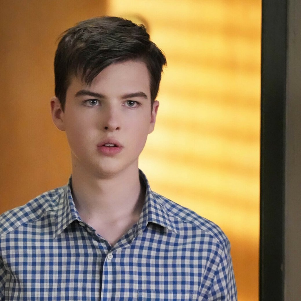 "Young Sheldon"-Star Iain Armitage besucht "Ghosts"/CBS "Young Sheldon"-Star Iain Armitage besucht "Ghosts"/CBS