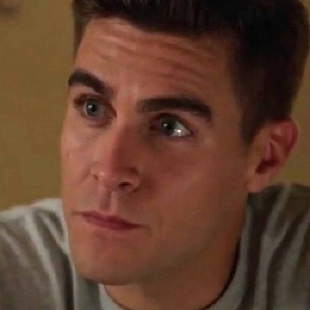 Josh Segarra eye color