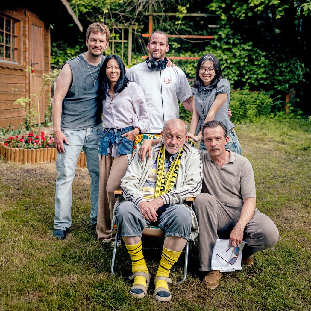 "Onkel Ruben und das Loch im Garten": Neue ARD-Familienserie mit Leonard Lansink ("Wilsberg") angekündigt/WDR/Maximilian Groß "Onkel Ruben und das Loch im Garten": Neue ARD-Familienserie mit Leonard Lansink ("Wilsberg") angekündigt/WDR/Maximilian Groß
