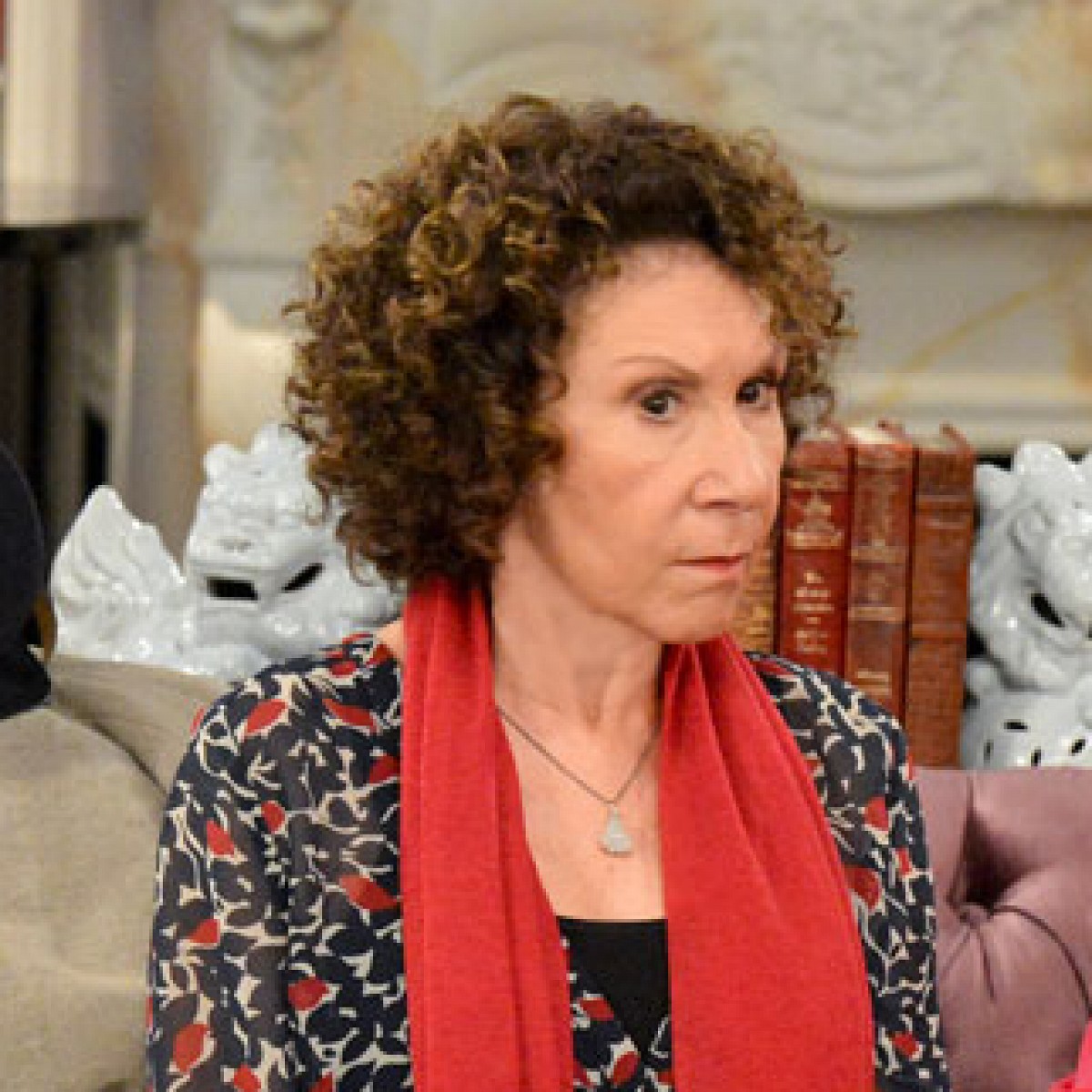 Films Et Séries Tv Avec Rhea Perlman Rhea Perlman ("Cheers") mit Hauptrolle in YouTube-Comedy - Großmutter