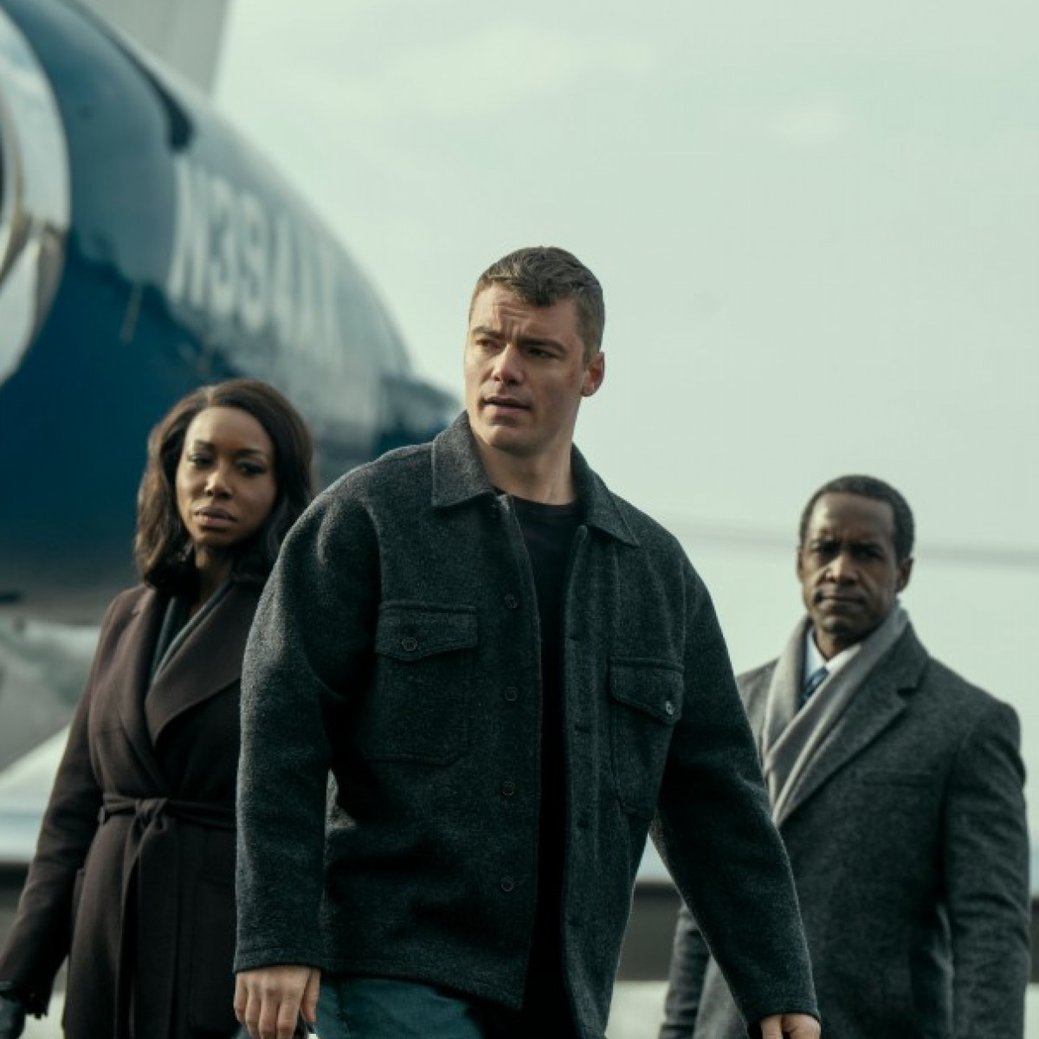 "The Night Agent": Starttermin und Stephen Moyer als neuer Hauptdarsteller für Staffel 3 bestätigt/Netflix/Christopher Saunders "The Night Agent": Starttermin und Stephen Moyer als neuer Hauptdarsteller für Staffel 3 bestätigt/Netflix/Christopher Saunders