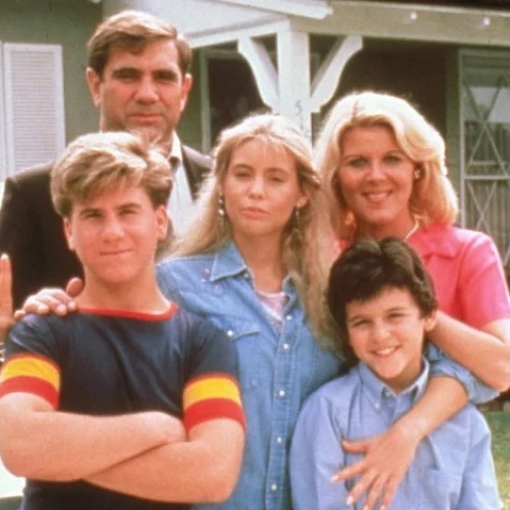 Sitcom-Vormittag: Disney Channel mit neuer Programmstruktur ab 2026/Warner Bros. All Rights Reserved./© 1997 - 20th Century Fox. All rights reserved. Sitcom-Vormittag: Disney Channel mit neuer Programmstruktur ab 2026/Warner Bros. All Rights Reserved./© 1997 - 20th Century Fox. All rights reserved.