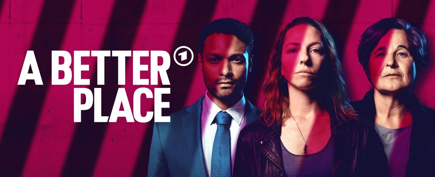 Maria Hofstätter und Steven Sowah in den Hauptrollen