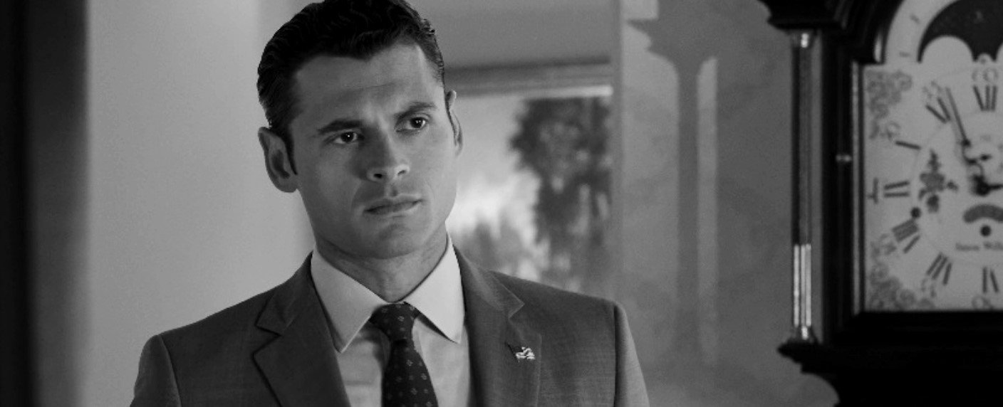 Bekannt aus der Netflix-Serie "Designated Survivor" und aus "The Cleaning Lady"