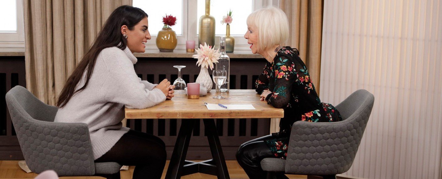 Können junge Erwachsene gemeinsam unter einem Dach mit Senioren leben?