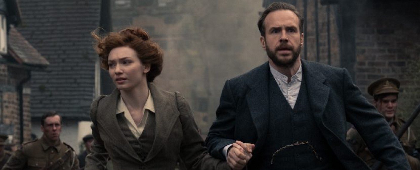 Rafe Spall und Eleanor Tomlinson in BBC-Format nach H.G. Wells