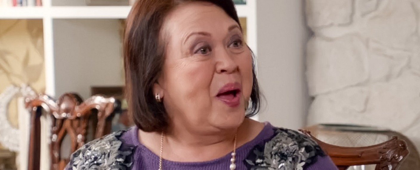 Gestrenge Mutterfigur zieht in Robins Nest ein