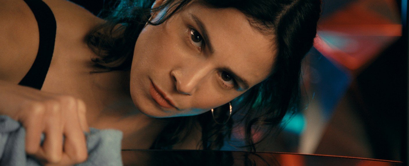 Ehemalige Medizinstudentin wird in Notlage zur Tatortreinigerin für Verbrecherfamilie